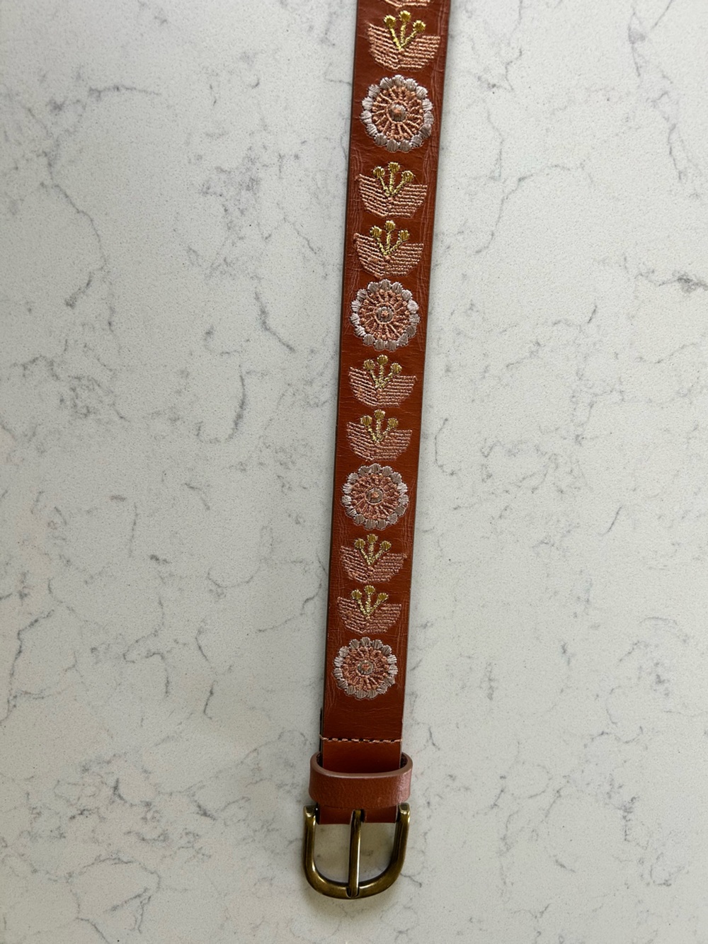 NWT 🍀 Lucky Brand Medium Embroidered Leather Belt with Antique Brass Buckle - Picture 7 of 9